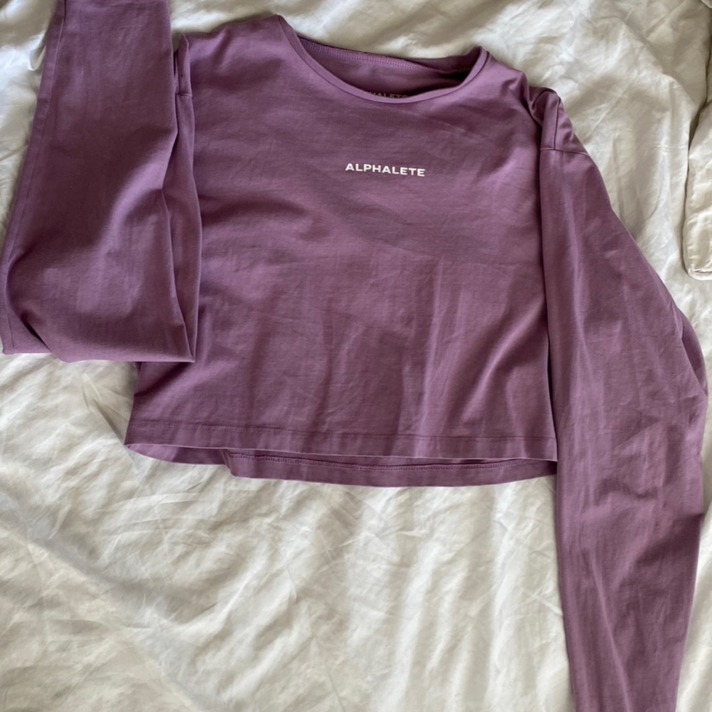 alphalete long sleeve crop